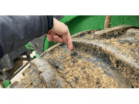 JOHN DEERE - 7230 - 2012