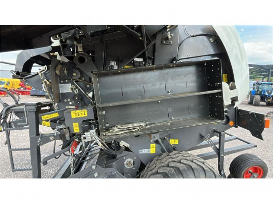 CLAAS RECOLTE - VARIANT 380 RC - 2016