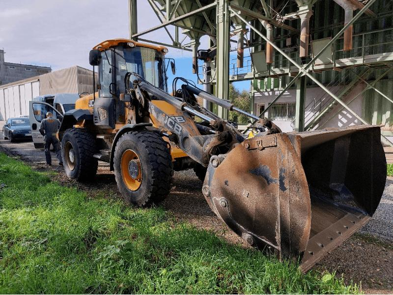 JCB - 416 - 2013