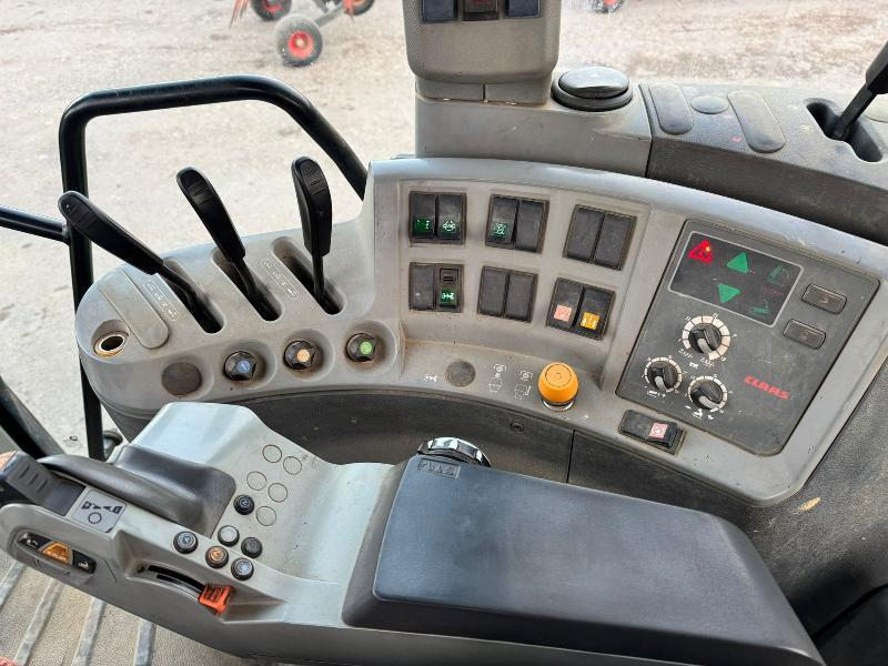 CLAAS TRACTEUR - ARION 640 - 2010