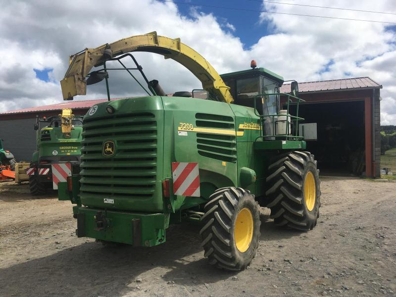 JOHN DEERE - 7200 - 2004