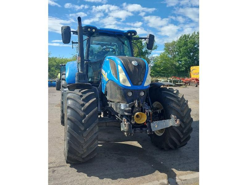 NEW HOLLAND - T7.225 - 2016