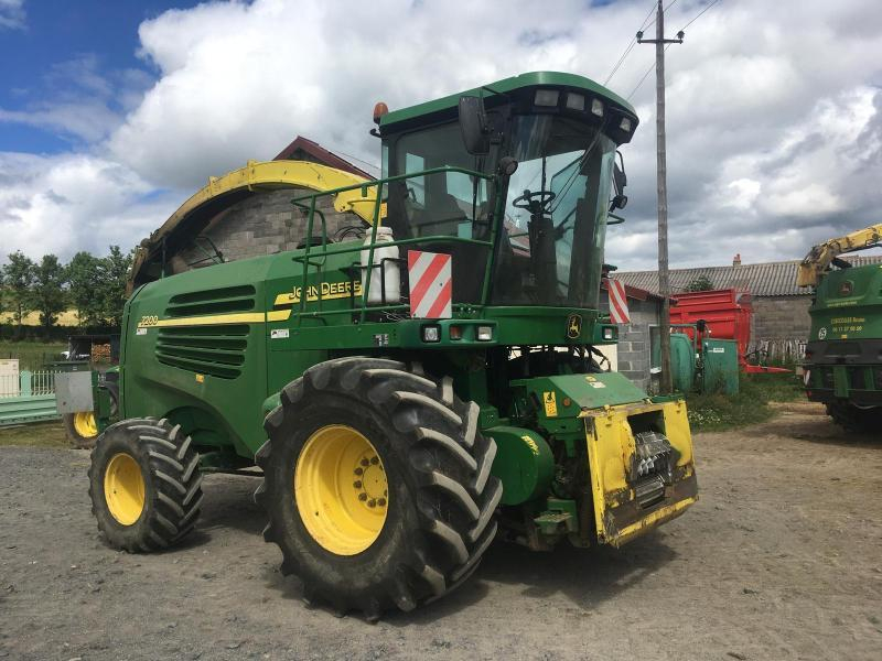 JOHN DEERE - 7200 - 2004