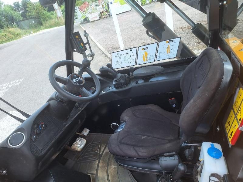 JCB - 520/40 AGRI - 2023