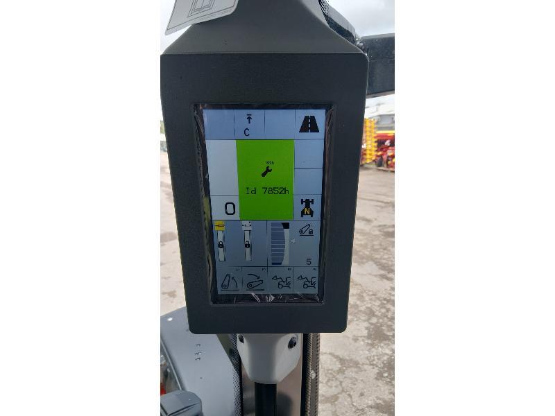 CLAAS TRACTEUR - 450 PANORAMIC - 2025