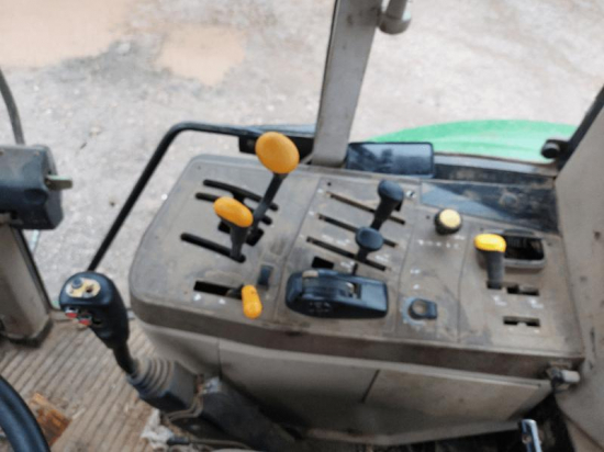 JOHN DEERE - 6220 SE - 2004