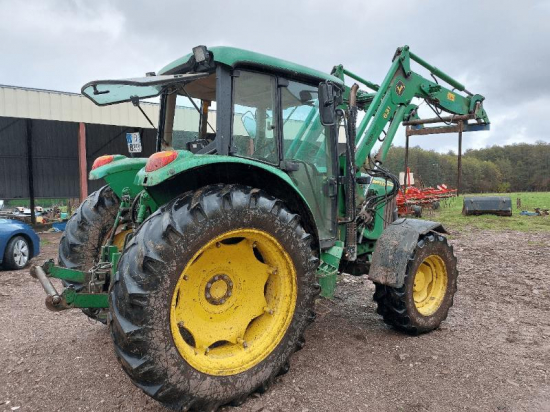 JOHN DEERE - 6220 SE - 2004