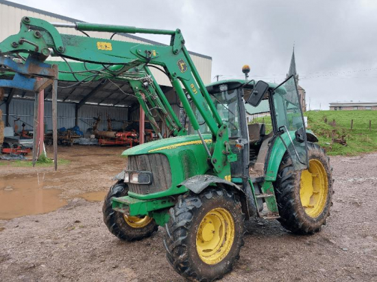 JOHN DEERE - 6220 SE - 2004